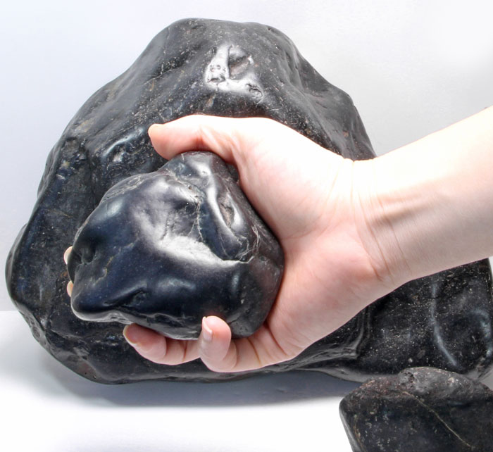 【徹底解析】神居古潭石（カムイコタン）の効果・ブレスレット・原石 | セラピーストーン公式ブログ