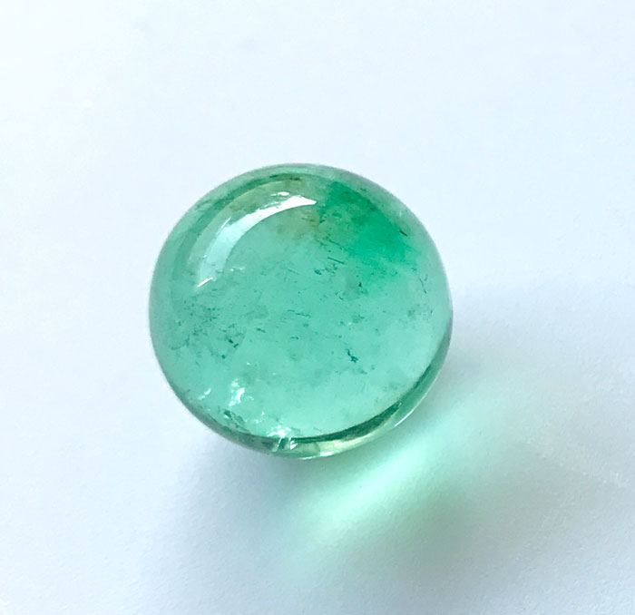 エメラルドの意味・効果とは？浄化方法や相性の良い石の組み合わせも