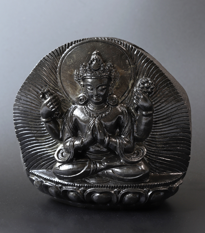 IMG 1126 - ネパールの至宝 あの大人気サリグラムの仏像が限定入荷！