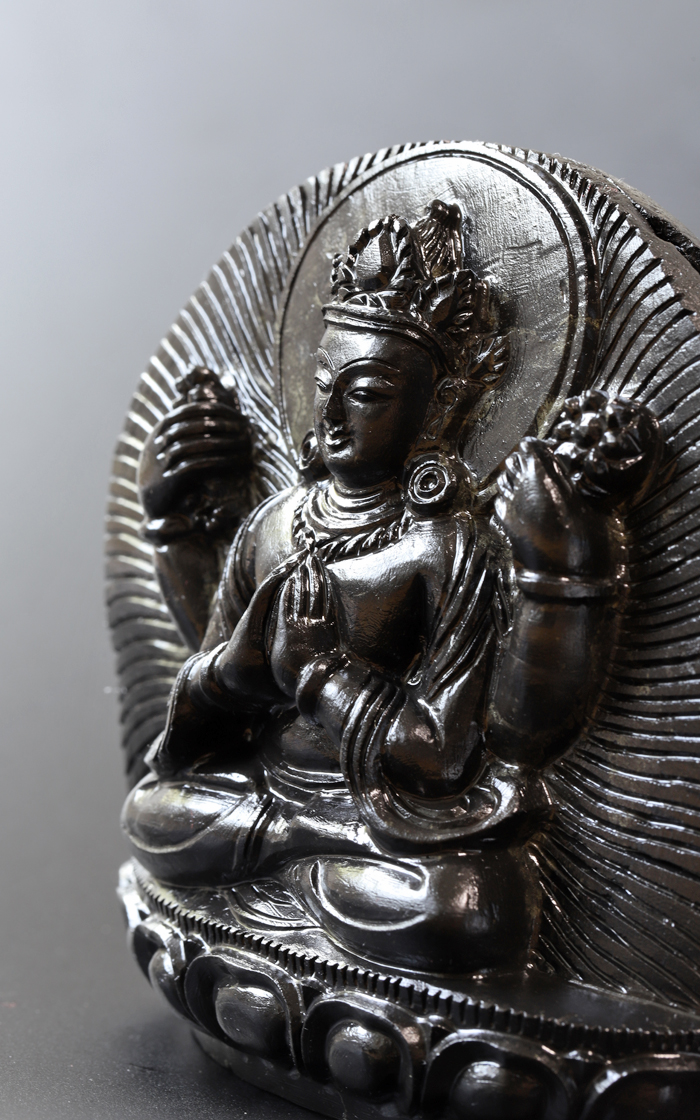 IMG 1137 - ネパールの至宝 あの大人気サリグラムの仏像が限定入荷！