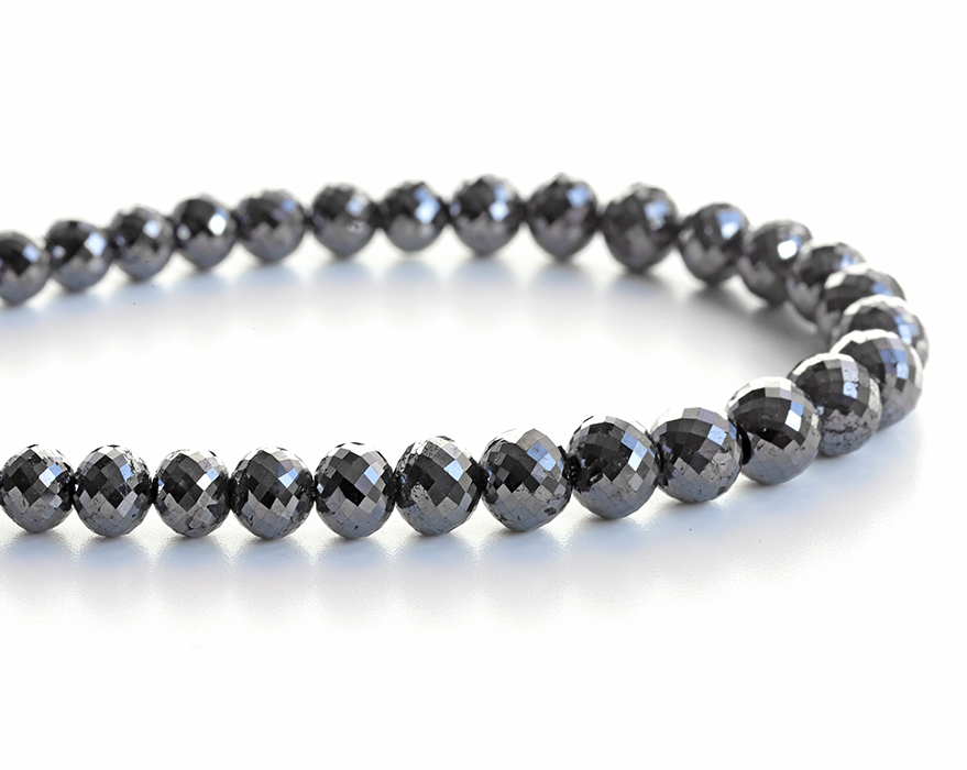IMG 2543 - 最高品質ブラックダイヤモンドの大玉ブレスレット・ネックレスのご紹介です♪