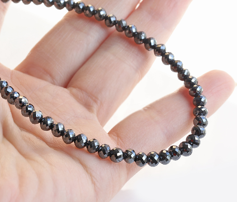 最高品質ブラックダイヤモンドの大玉ブレスレット・ネックレスのご紹介 