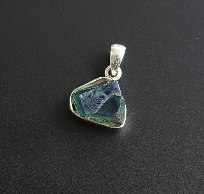 フローライトペンダント