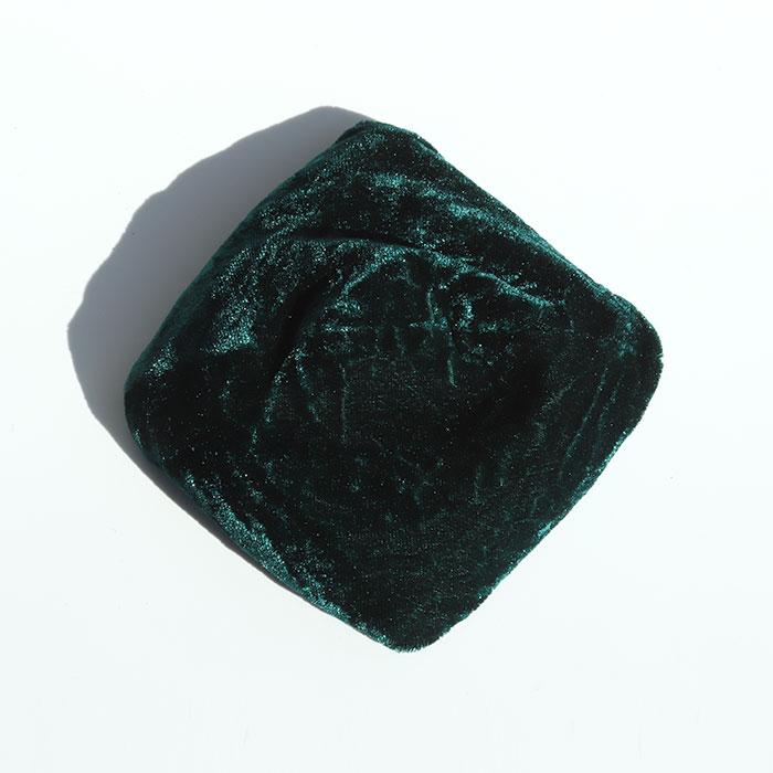 石のクッション