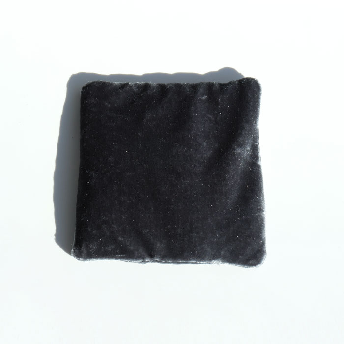 石のクッション