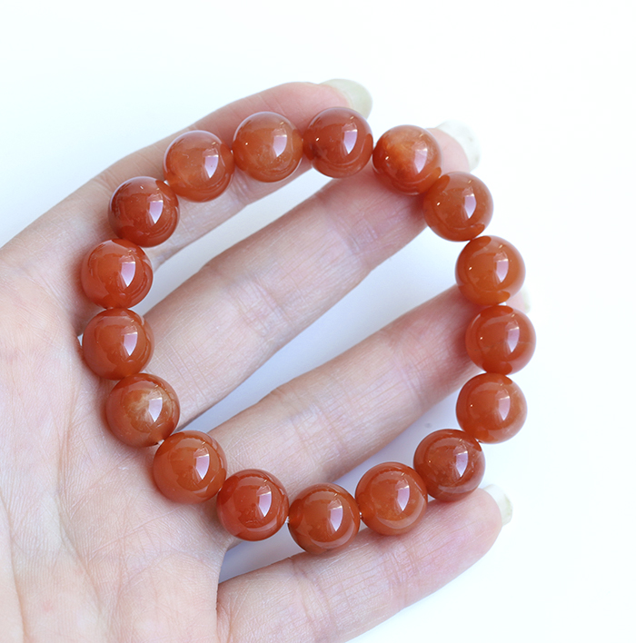 日本産の赤瑪瑙の原石