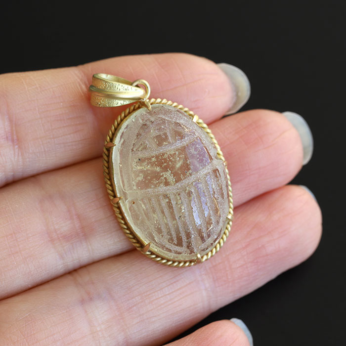 伊勢】リビアングラスのスカラベK18Gペンダント 【天然石