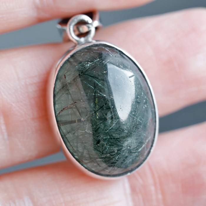 限定!特価!ヒマラヤ☆ネパール産☆ガネッシュヒマール水晶 勾玉【M