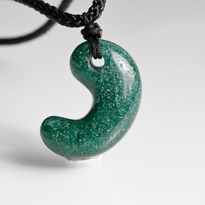 特価!グリーンアベンチュリンの勾玉ペンダント
