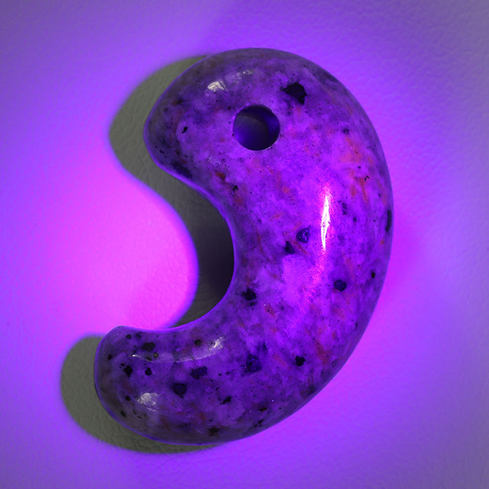 ユーパーライト勾玉