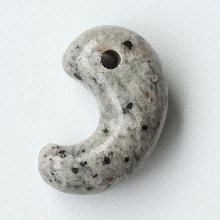 ユーパーライト勾玉