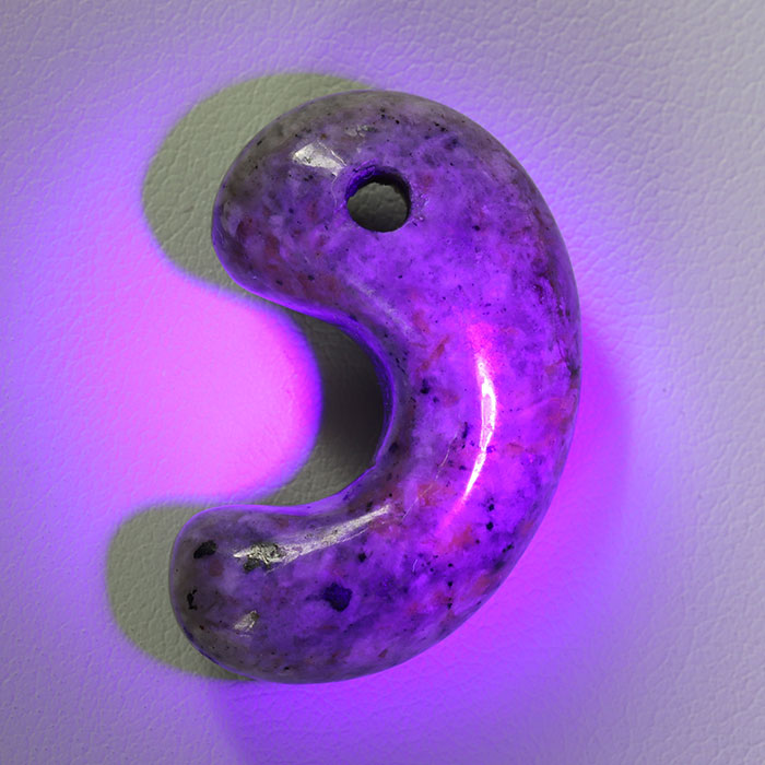 ユーパーライト勾玉