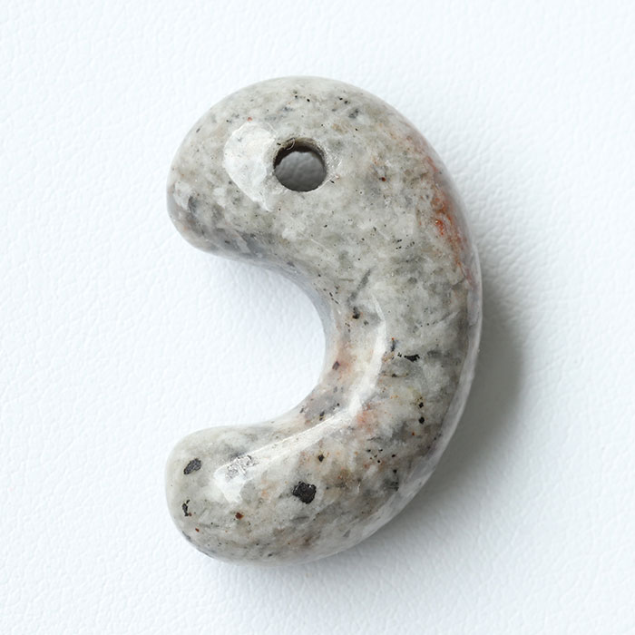 ユーパーライト勾玉