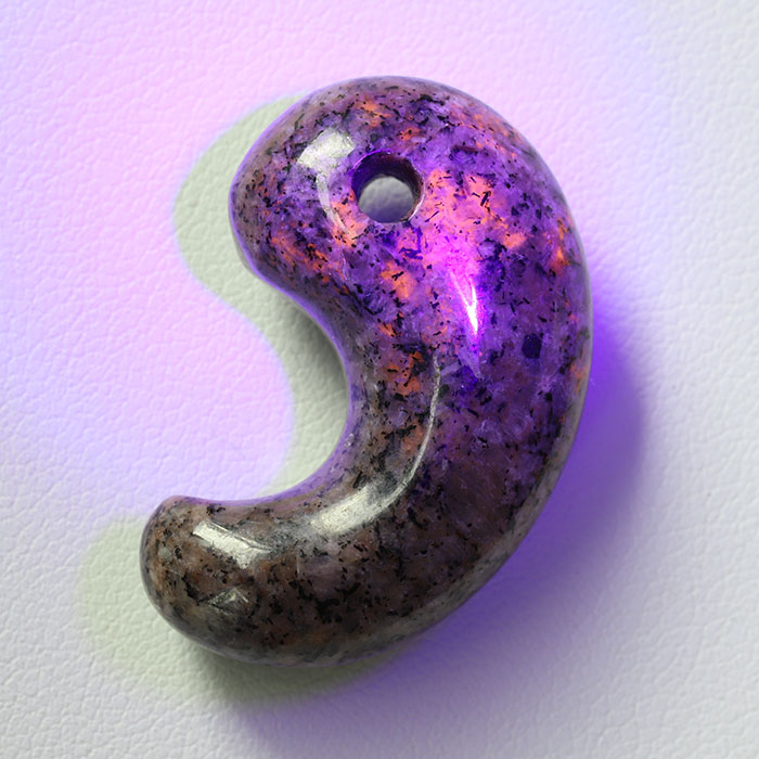 ユーパーライト勾玉