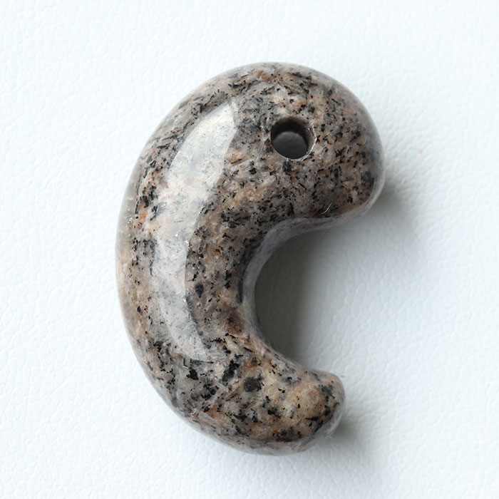 ユーパーライト勾玉