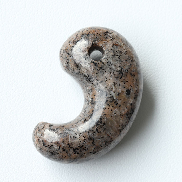 ユーパーライト勾玉