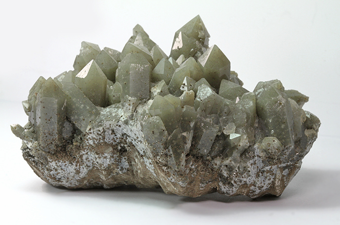 限定!内モンゴル産 グリーンクォーツクラスター ファインミネラル /4月