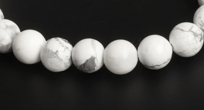 ハウライトブレスレット