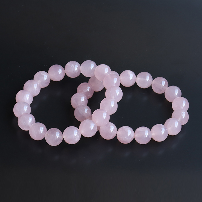 マダガスカル産ローズクオーツのブレスレット
