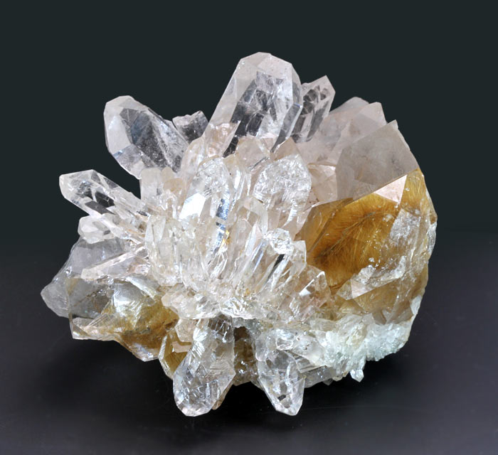 インド・ヒマーチャルプラディッジュ州・パールヴァティ渓谷、マニハール産ルチルクオーツ