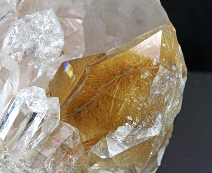 インド・ヒマーチャルプラディッジュ州・パールヴァティ渓谷、マニハール産ルチルクオーツ