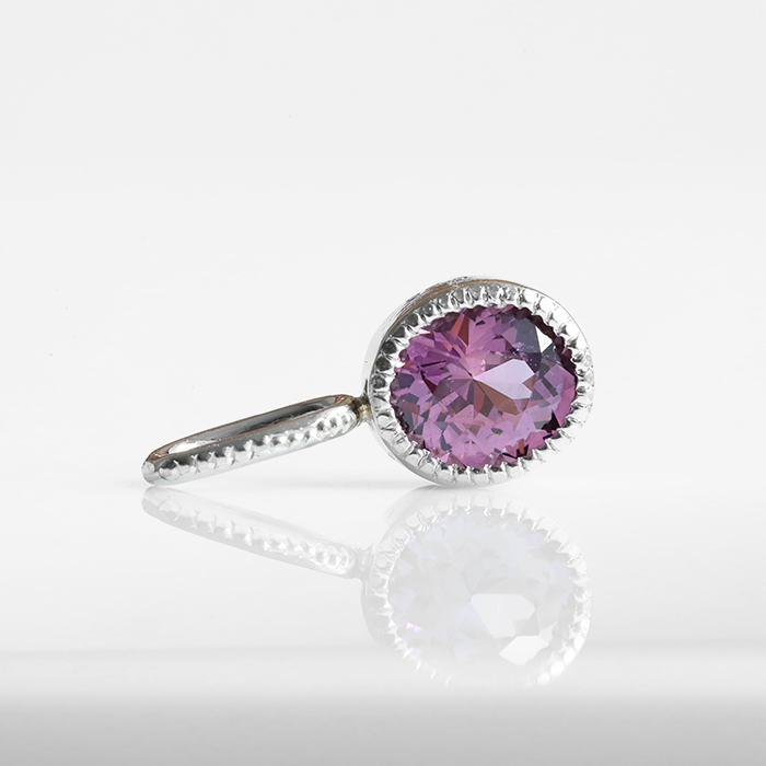 キャンディカラーのスピネルペンダント