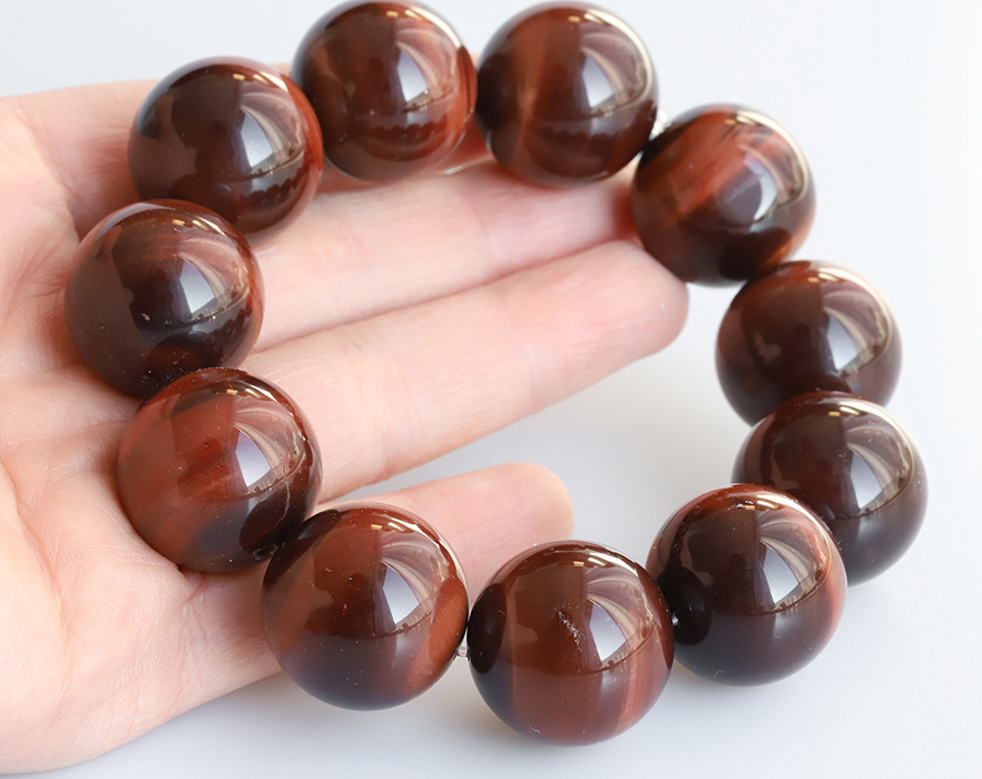 レッドタイガーアイ